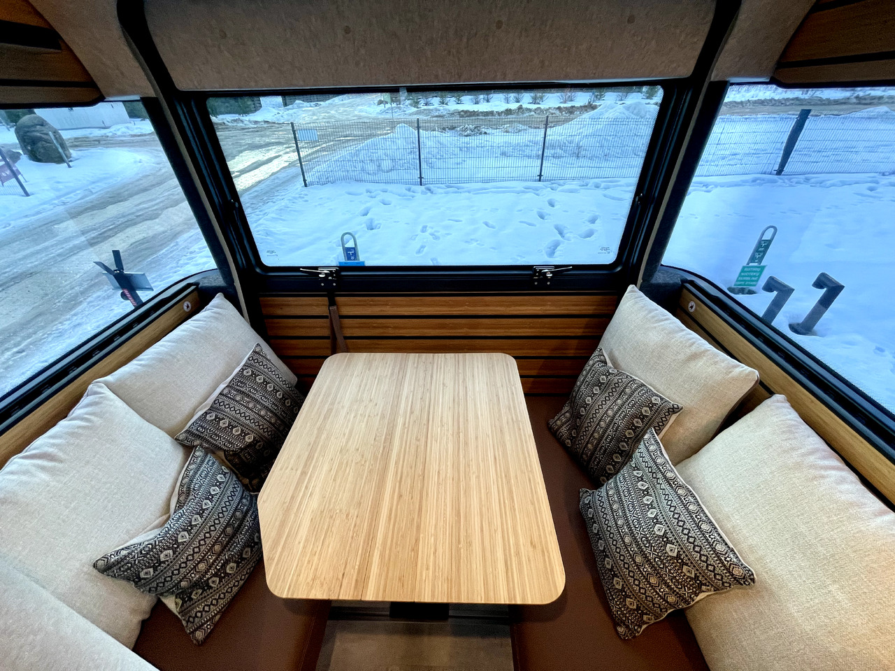 Hymer Venture S - Daļēji integrētais kemperis: foto 4 Hymer Venture S - Daļēji integrētais kemperis: foto 4
