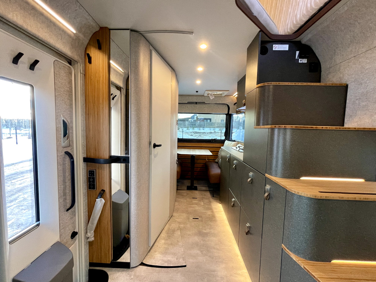 Hymer Venture S - Daļēji integrētais kemperis: foto 5 Hymer Venture S - Daļēji integrētais kemperis: foto 5