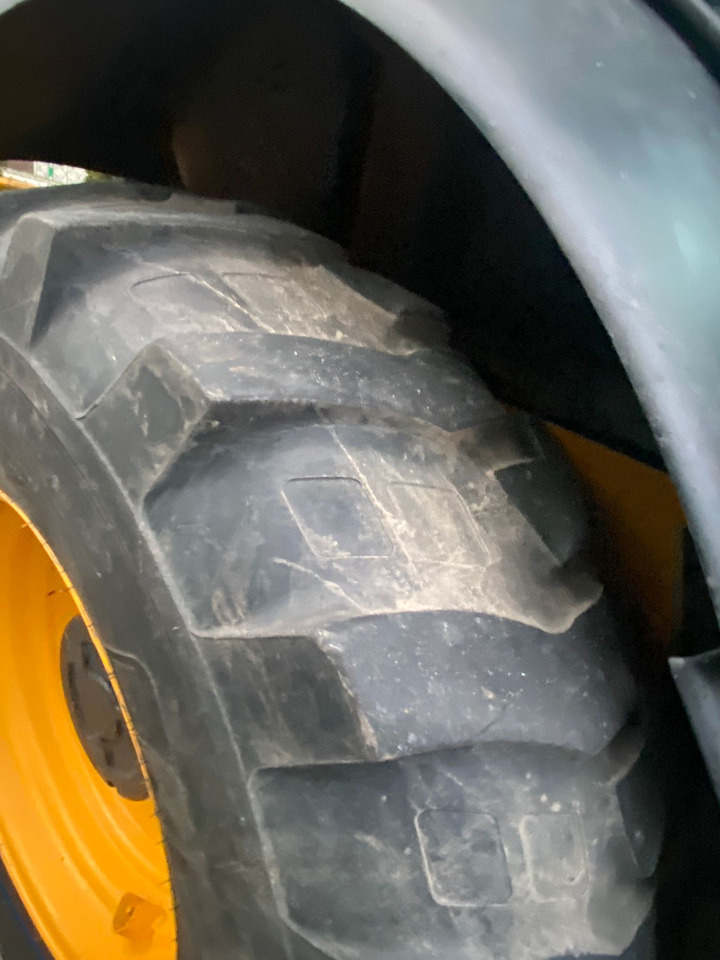 JCB 3CX - Ekskavators-iekrāvējs: foto 4 JCB 3CX - Ekskavators-iekrāvējs: foto 4