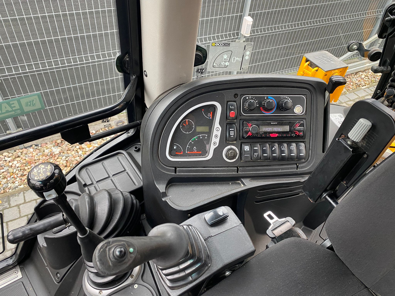 JCB 4CX - Ekskavators-iekrāvējs: foto 2 JCB 4CX - Ekskavators-iekrāvējs: foto 2