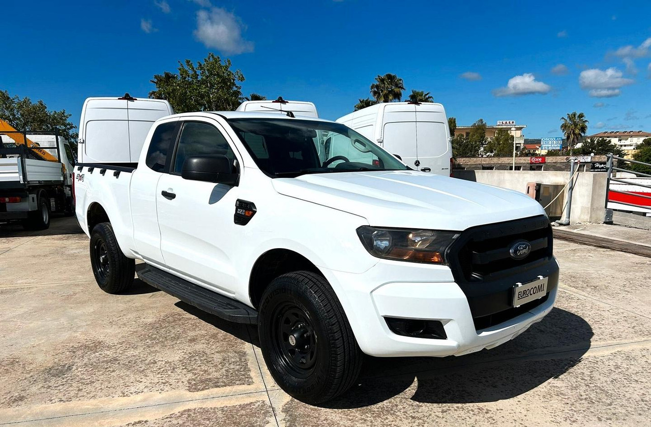 Ford Ranger 2.2 160 cv XL Supercab 4 posti 4wd - Pikaps: foto 3 Ford Ranger 2.2 160 cv XL Supercab 4 posti 4wd - Pikaps: foto 3