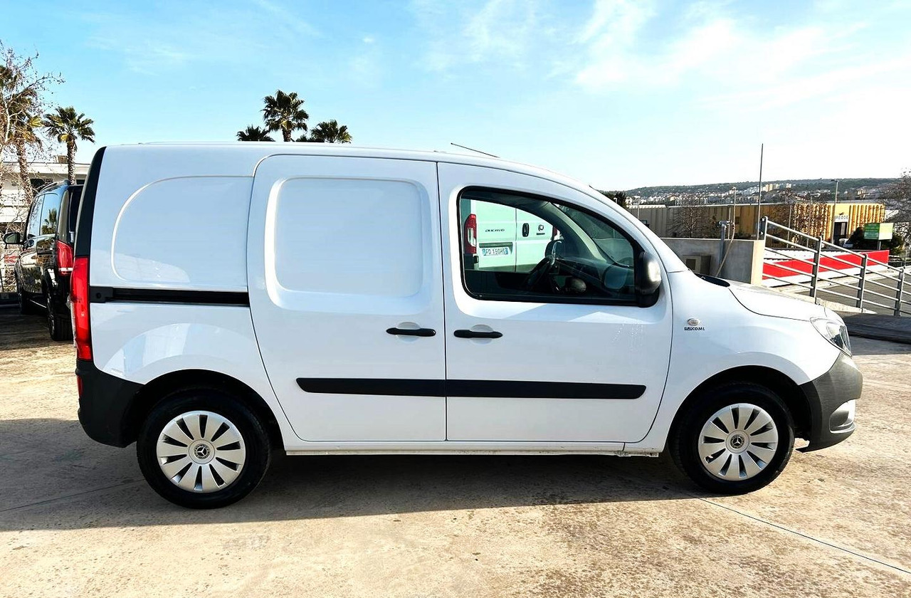 Mercedes Benz Citan 111 cdi Long 3 posti - Mazs furgons: foto 3 Mercedes Benz Citan 111 cdi Long 3 posti - Mazs furgons: foto 3