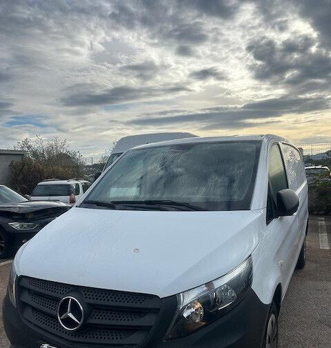 Mercedes Benz VITO FURGONE 110 LONG TRAZ. ANT. - Kravas mikroautobuss: foto 3 Mercedes Benz VITO FURGONE 110 LONG TRAZ. ANT. - Kravas mikroautobuss: foto 3