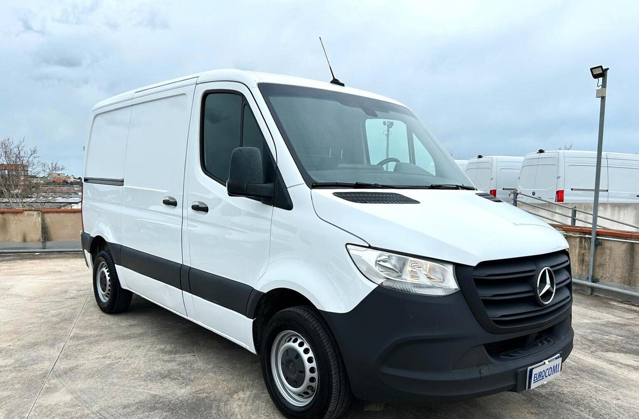 Mercedes Sprinter 311 F 32/35 - Kravas mikroautobuss: foto 3 Mercedes Sprinter 311 F 32/35 - Kravas mikroautobuss: foto 3