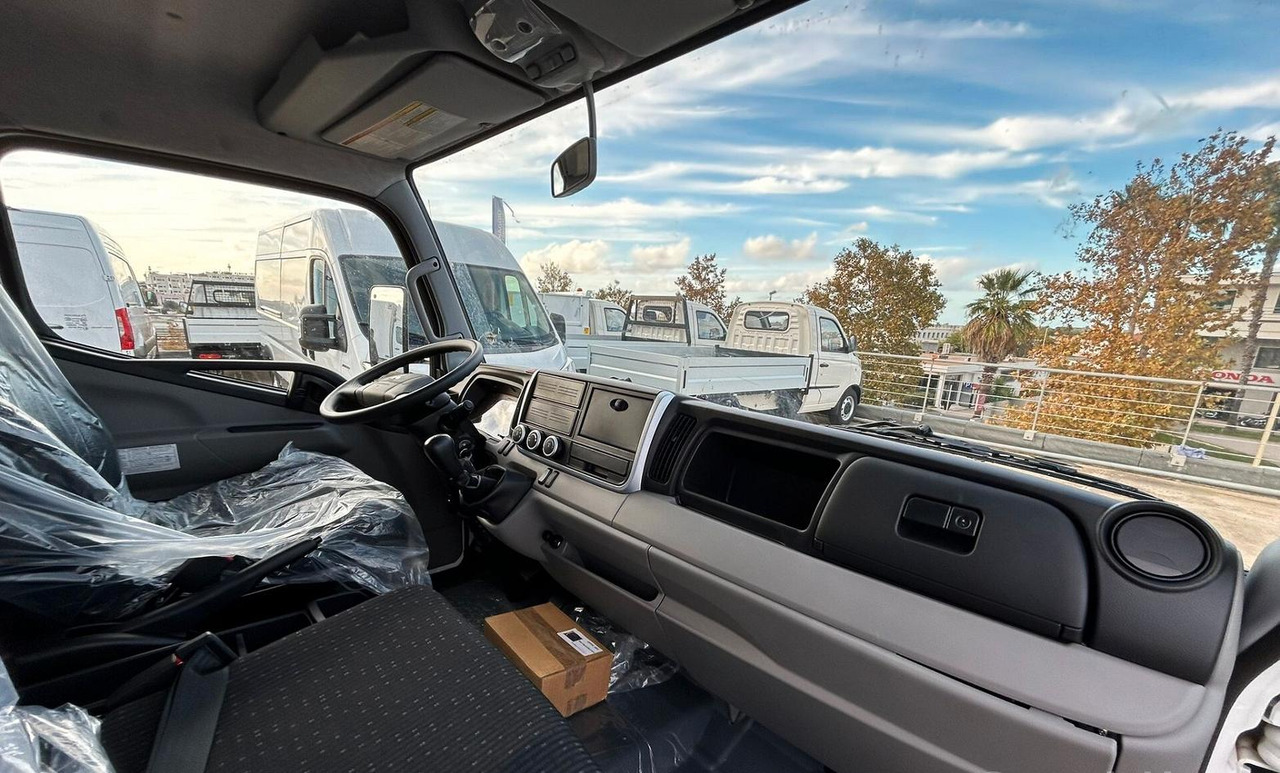 Jaunā Kravas automašīna pašizgāzējs, Kravas auto ar manipulatoru Mitsubishi Fuso Canter 3C15 Ribaltabile 35 Q: foto 12