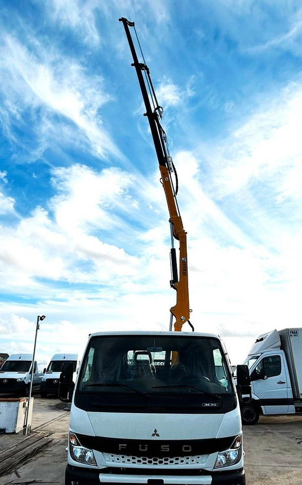 Jaunā Kravas automašīna pašizgāzējs, Kravas auto ar manipulatoru Mitsubishi Fuso Canter 3C15 Ribaltabile 35 Q: foto 6