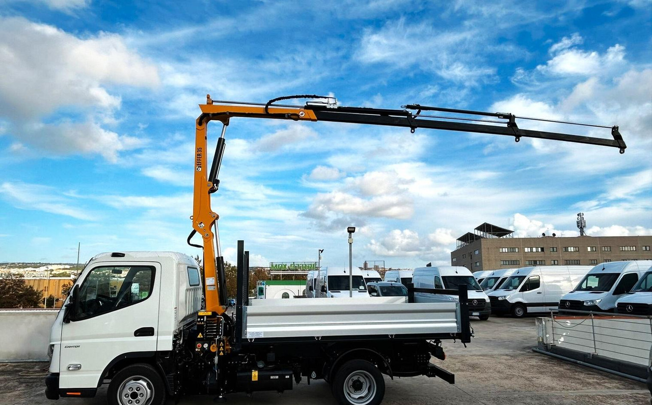 Jaunā Kravas automašīna pašizgāzējs, Kravas auto ar manipulatoru Mitsubishi Fuso Canter 3C15 Ribaltabile 35 Q: foto 11