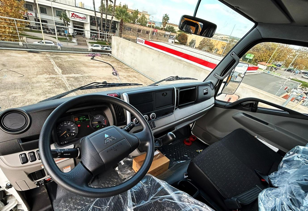 Interior photo 1: Jaunā Kravas automašīna pašizgāzējs, Kravas auto ar manipulatoru Mitsubishi Fuso Canter 3C15 Ribaltabile 35 Q