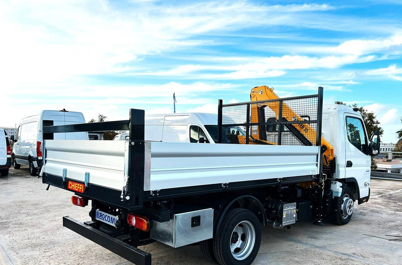 Jaunā Kravas automašīna pašizgāzējs, Kravas auto ar manipulatoru Mitsubishi Fuso Canter 3C15 Ribaltabile 35 Q: foto 10
