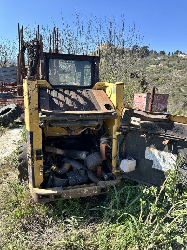 CAT 248 - Kompaktiekrāvējs: foto 3 CAT 248 - Kompaktiekrāvējs: foto 3