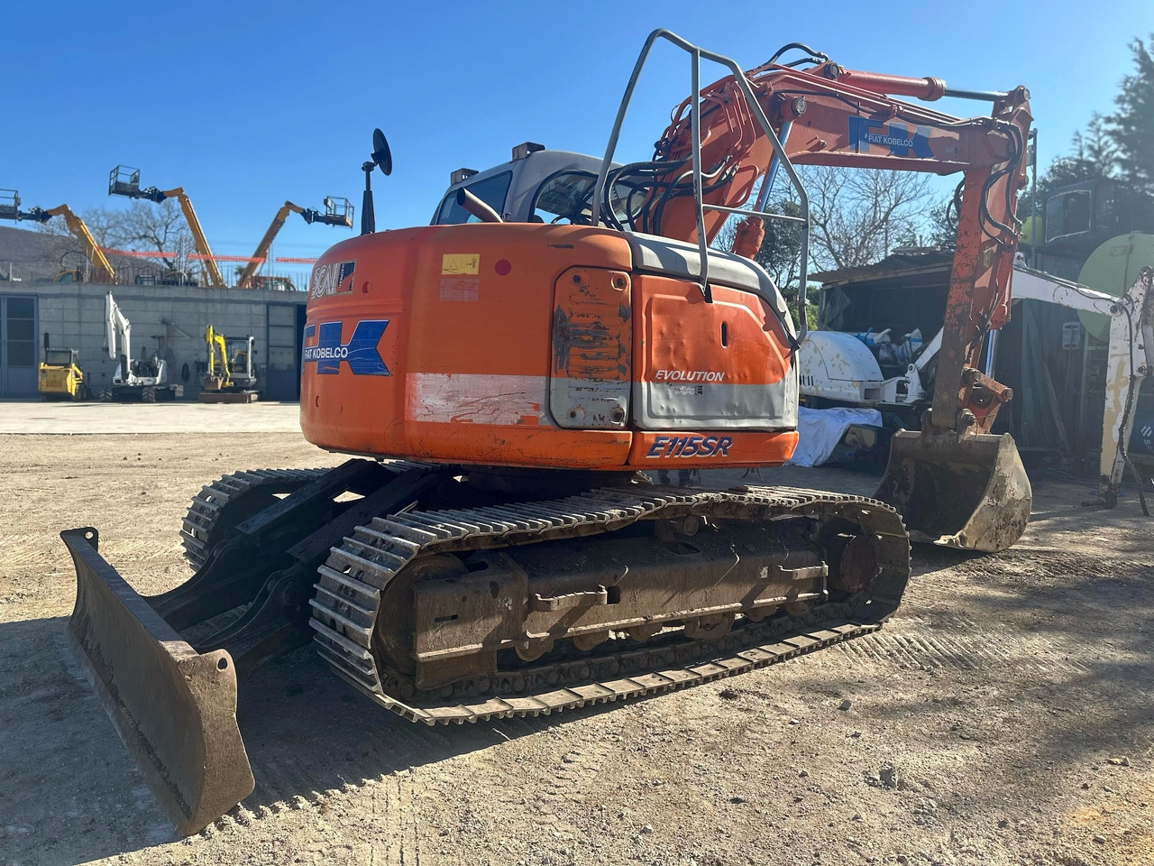 FIAT KOBELCO E115SR - Kāpurķēžu ekskavators: foto 3 FIAT KOBELCO E115SR - Kāpurķēžu ekskavators: foto 3