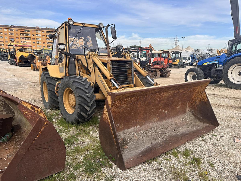 Fiat ALLIS BH4.5 - Ekskavators-iekrāvējs: foto 2 Fiat ALLIS BH4.5 - Ekskavators-iekrāvējs: foto 2