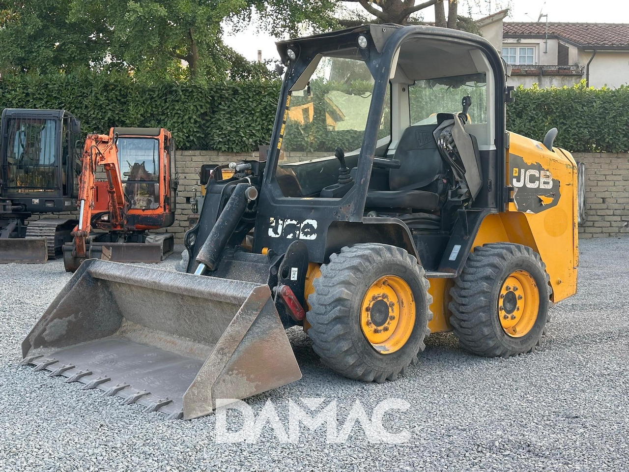 JCB 225 - Kompaktiekrāvējs: foto 1 JCB 225 - Kompaktiekrāvējs: foto 1