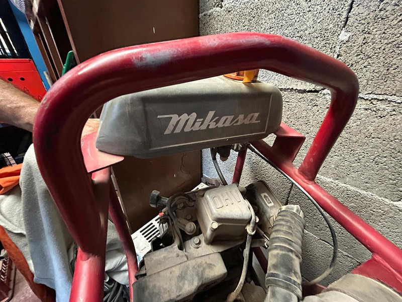Mikasa MTR-40F - Vibrorullis: foto 2 Mikasa MTR-40F - Vibrorullis: foto 2