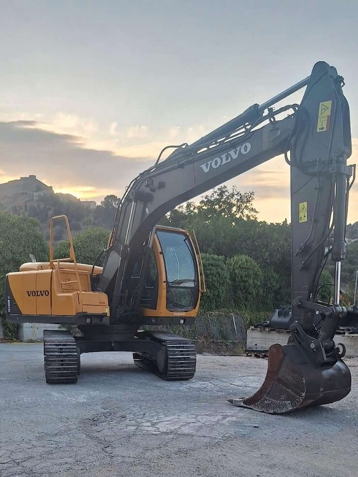 VOLVO EC140BLC - Kāpurķēžu ekskavators: foto 3 VOLVO EC140BLC - Kāpurķēžu ekskavators: foto 3