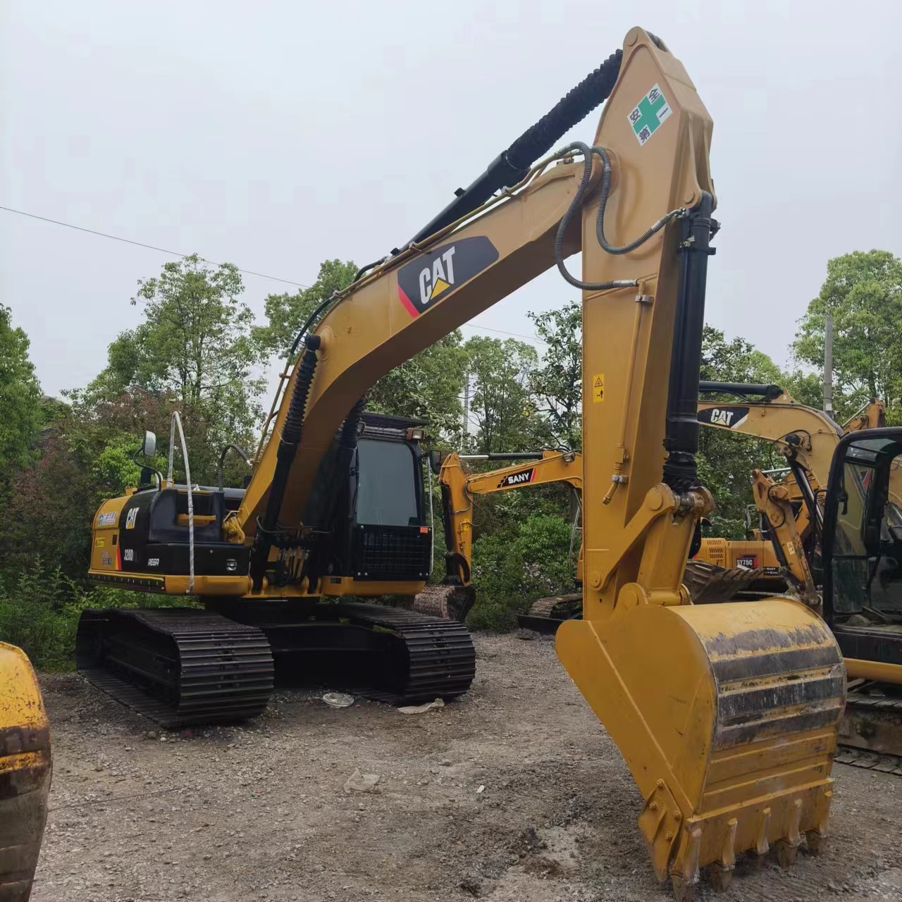CATERPILLAR 320D2 - Kāpurķēžu ekskavators: foto 1 CATERPILLAR 320D2 - Kāpurķēžu ekskavators: foto 1