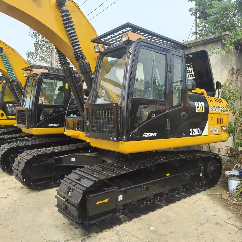 CATERPILLAR 320D2L - Kāpurķēžu ekskavators: foto 4 CATERPILLAR 320D2L - Kāpurķēžu ekskavators: foto 4