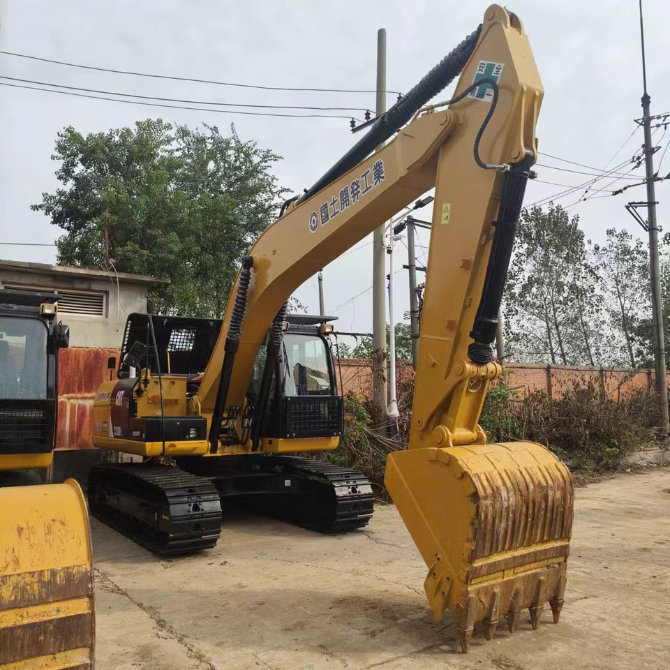 CATERPILLAR 320D2L - Kāpurķēžu ekskavators: foto 2 CATERPILLAR 320D2L - Kāpurķēžu ekskavators: foto 2