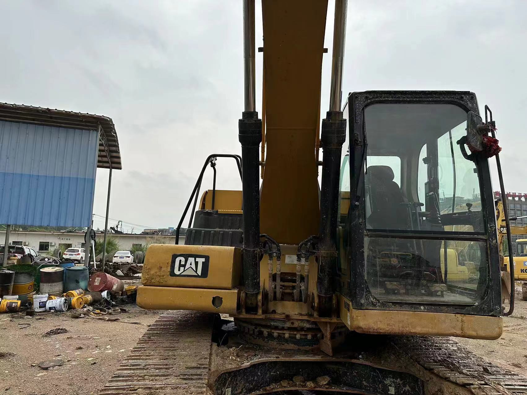 CATERPILLAR 320GC - Kāpurķēžu ekskavators: foto 5 CATERPILLAR 320GC - Kāpurķēžu ekskavators: foto 5