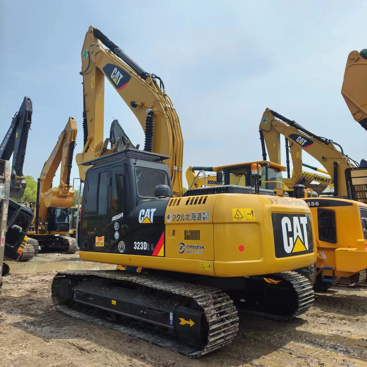 CATERPILLAR 323D2L - Kāpurķēžu ekskavators: foto 2 CATERPILLAR 323D2L - Kāpurķēžu ekskavators: foto 2