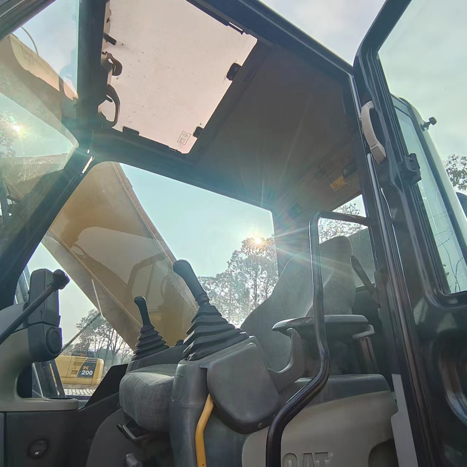 Kāpurķēžu ekskavators CATERPILLAR 326D: foto 13