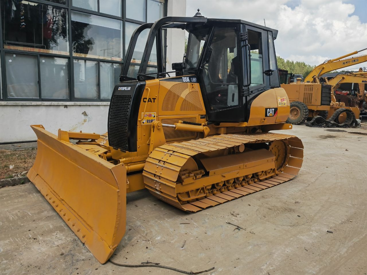 CATERPILLAR D5K - Buldozers: foto 2 CATERPILLAR D5K - Buldozers: foto 2