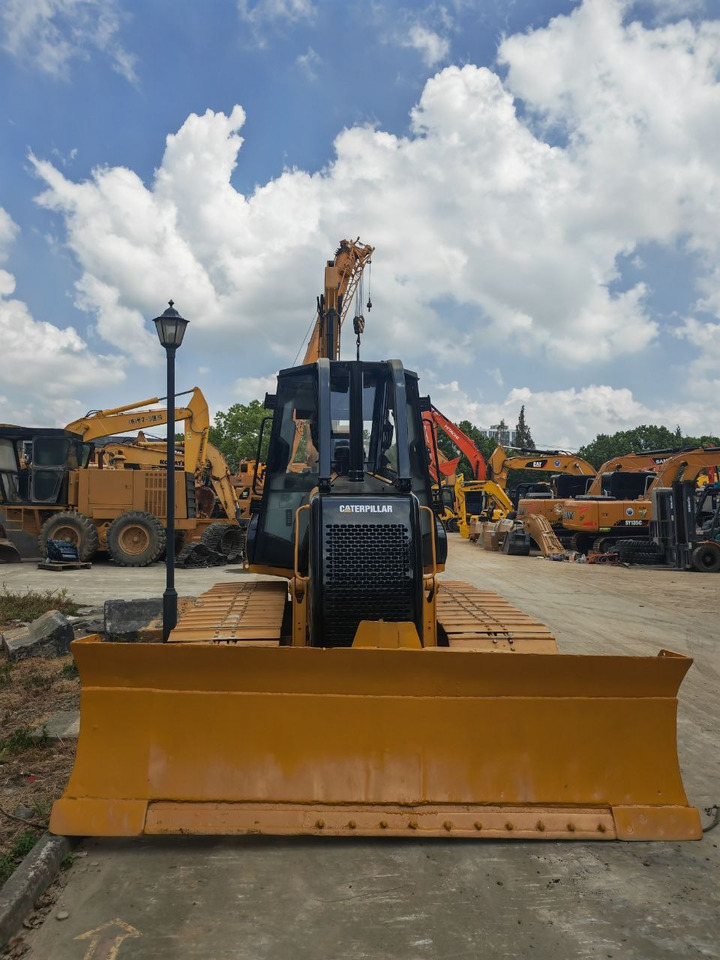 CATERPILLAR D5K - Buldozers: foto 3 CATERPILLAR D5K - Buldozers: foto 3