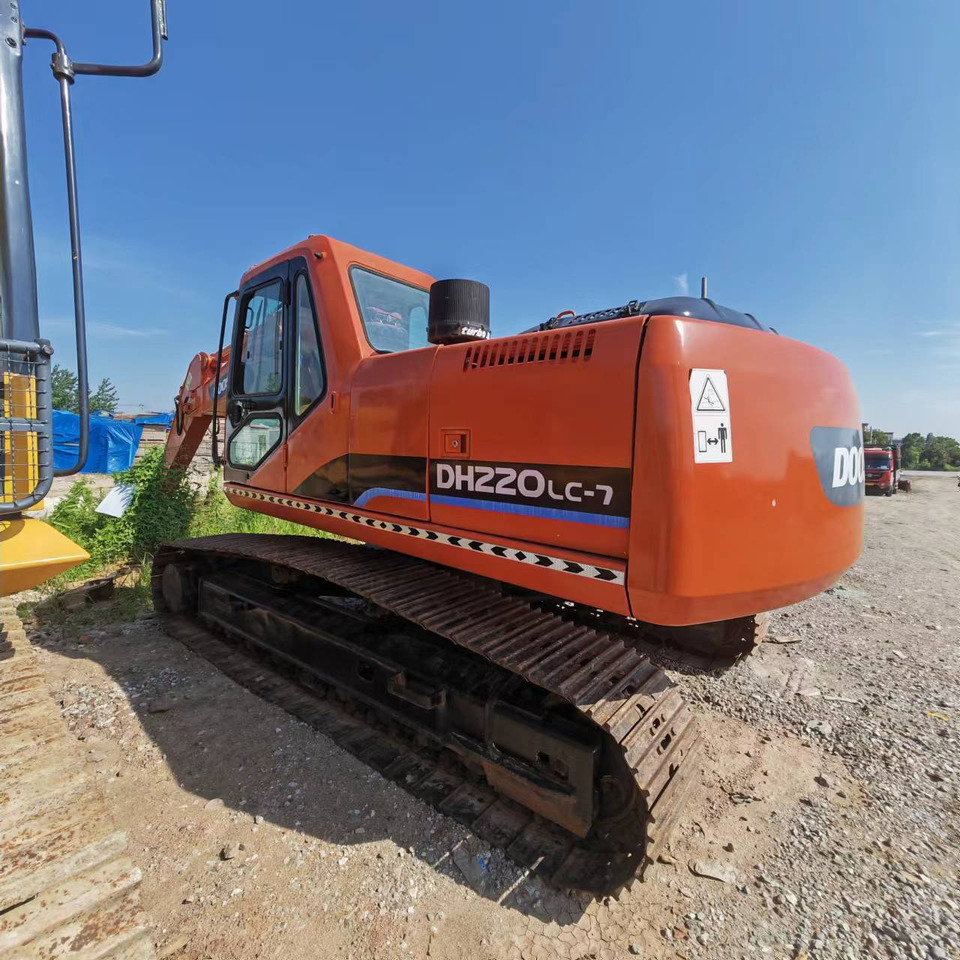 DOOSAN DH220 - Kāpurķēžu ekskavators: foto 2 DOOSAN DH220 - Kāpurķēžu ekskavators: foto 2