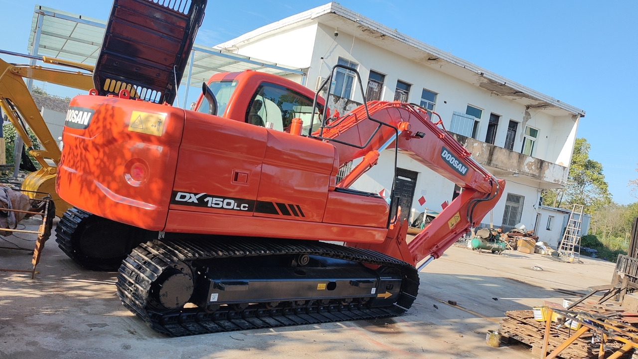 DOOSAN DX150 - Kāpurķēžu ekskavators: foto 2 DOOSAN DX150 - Kāpurķēžu ekskavators: foto 2