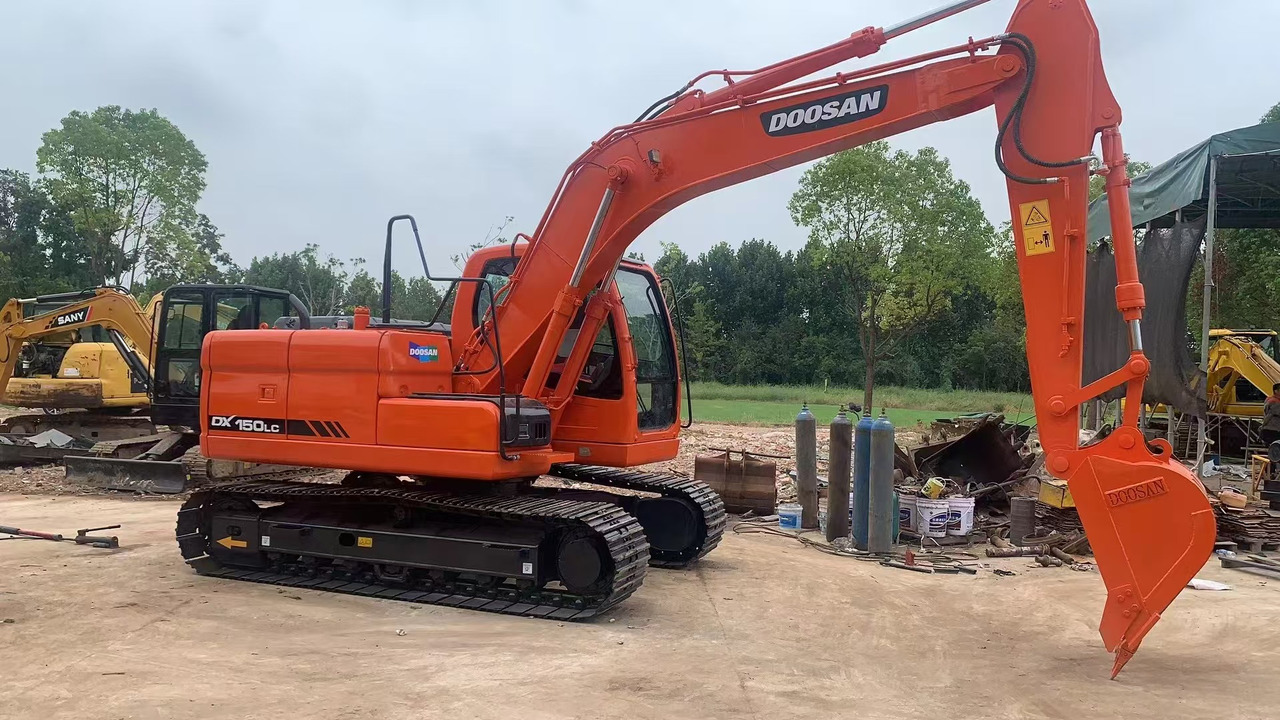 DOOSAN DX150 - Kāpurķēžu ekskavators: foto 1 DOOSAN DX150 - Kāpurķēžu ekskavators: foto 1
