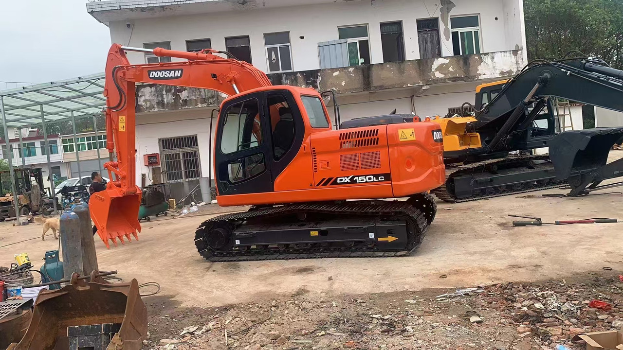 DOOSAN DX150 - Kāpurķēžu ekskavators: foto 3 DOOSAN DX150 - Kāpurķēžu ekskavators: foto 3