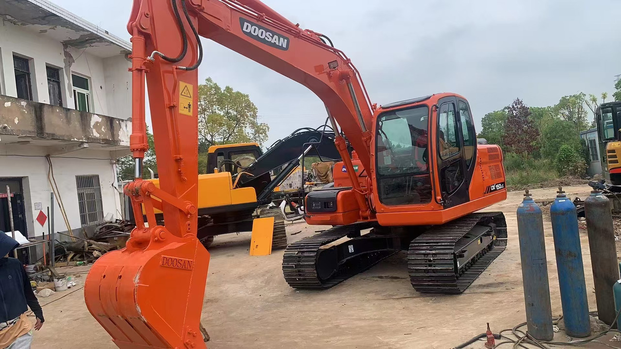 DOOSAN DX150 - Kāpurķēžu ekskavators: foto 3 DOOSAN DX150 - Kāpurķēžu ekskavators: foto 3
