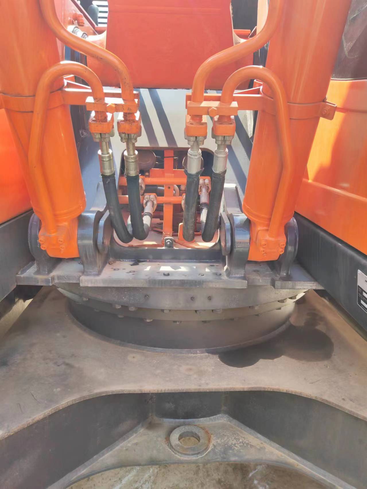 Kāpurķēžu ekskavators DOOSAN DX225: foto 21
