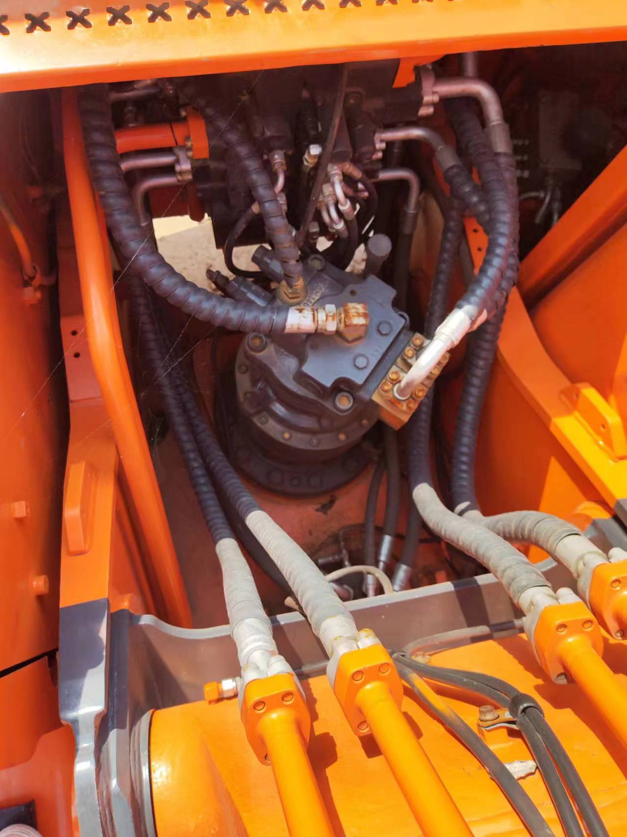 Kāpurķēžu ekskavators DOOSAN DX225: foto 26