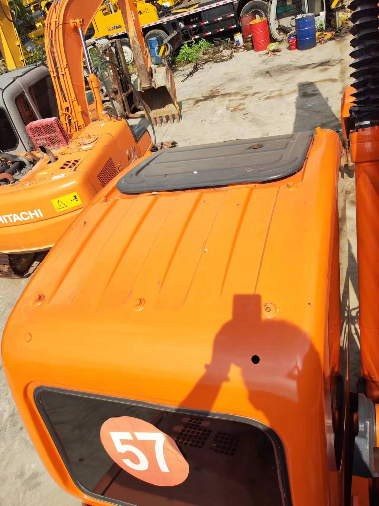 Kāpurķēžu ekskavators DOOSAN DX225: foto 23