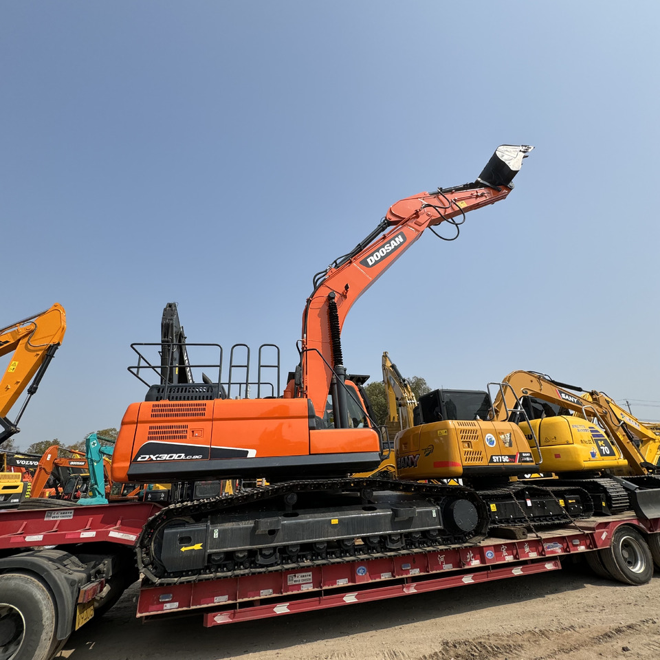 DOOSAN DX300 - Kāpurķēžu ekskavators: foto 2 DOOSAN DX300 - Kāpurķēžu ekskavators: foto 2