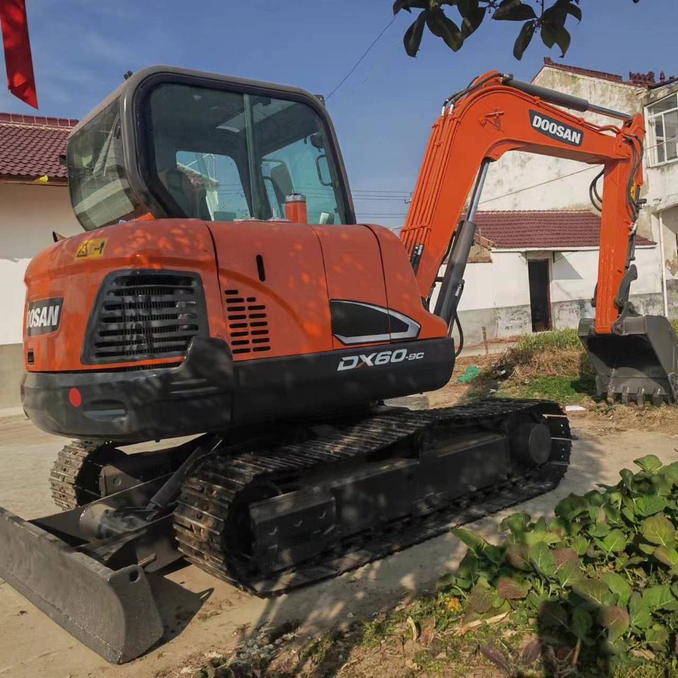 DOOSAN DX60 - Mini-ekskavators: foto 5 DOOSAN DX60 - Mini-ekskavators: foto 5