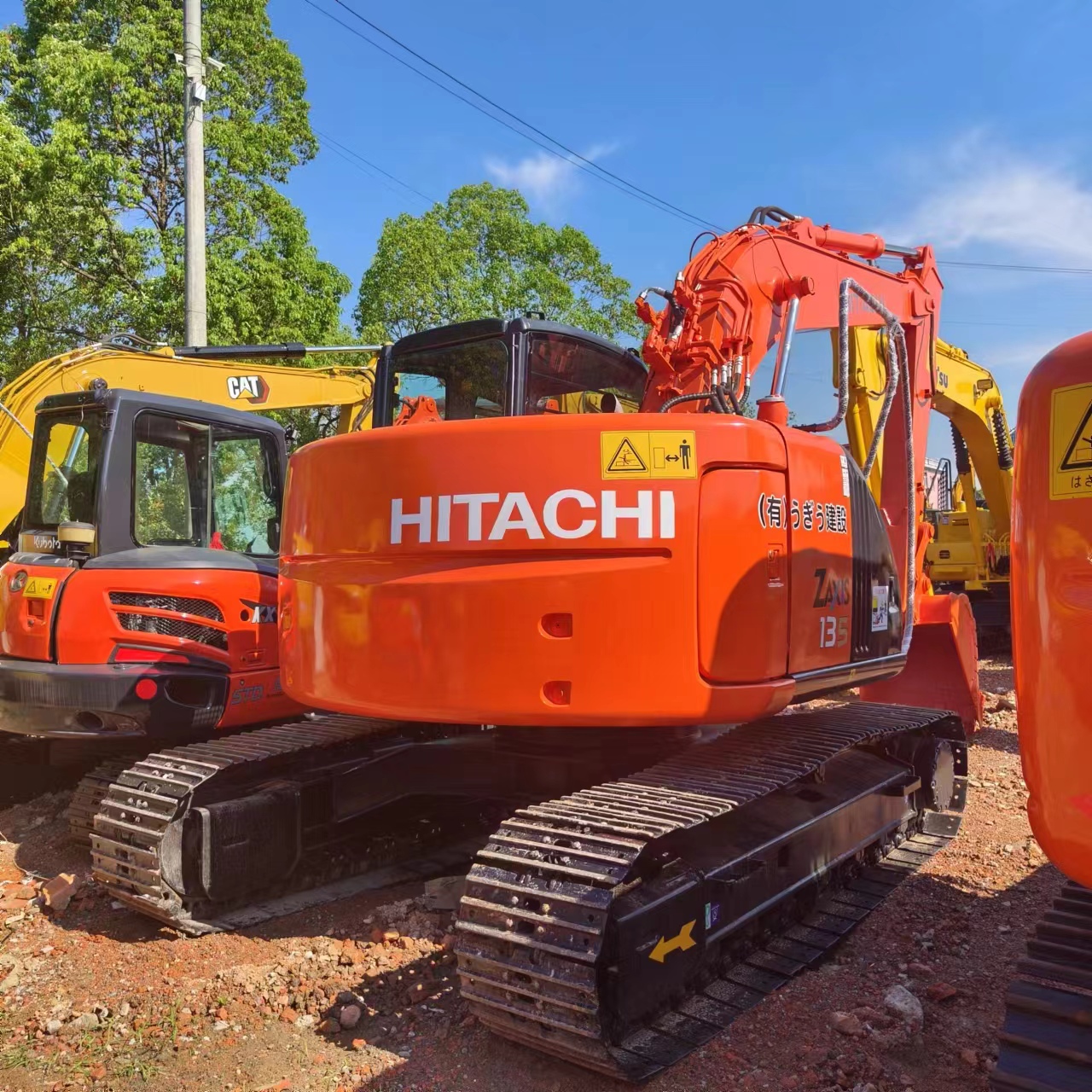 HITACHI ZX135 - Kāpurķēžu ekskavators: foto 4 HITACHI ZX135 - Kāpurķēžu ekskavators: foto 4