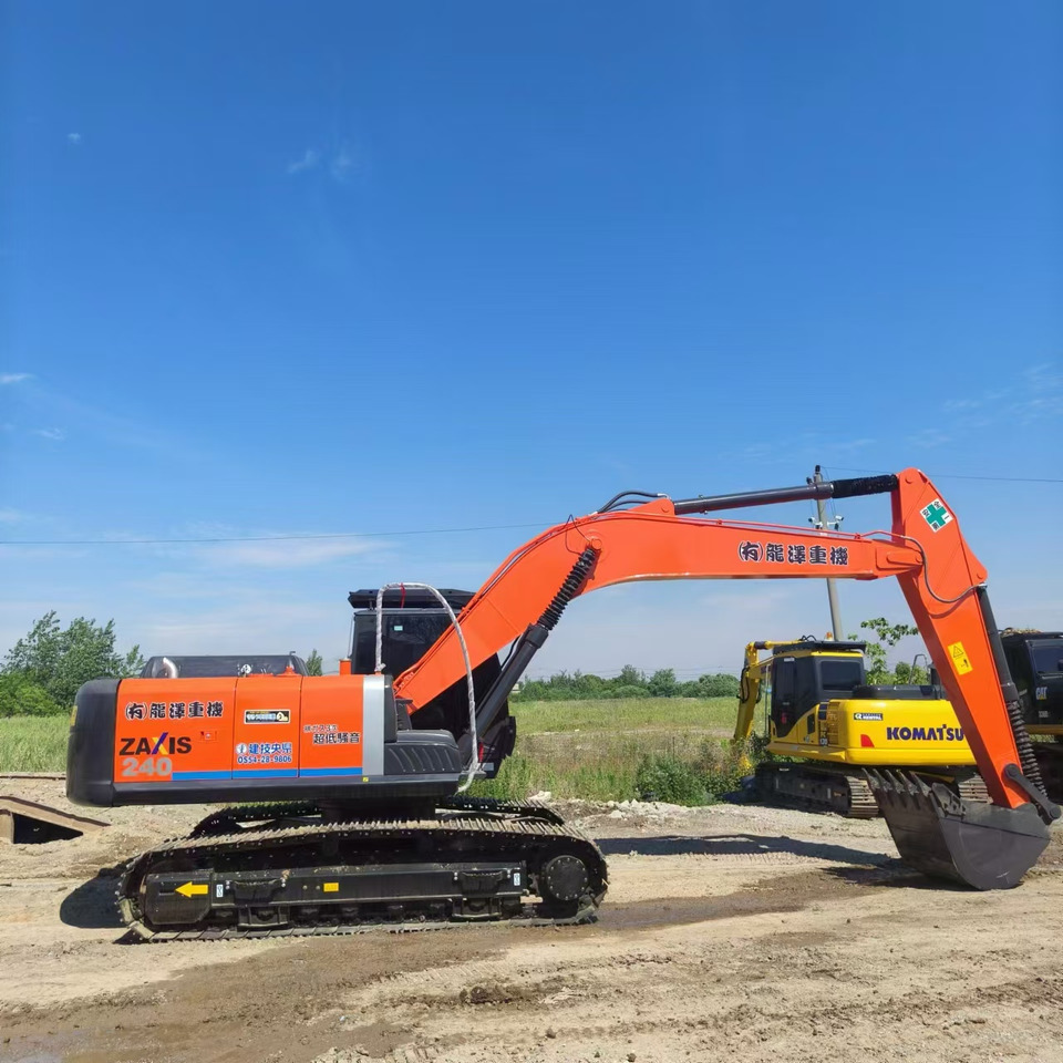 HITACHI ZX240 - Kāpurķēžu ekskavators: foto 1 HITACHI ZX240 - Kāpurķēžu ekskavators: foto 1