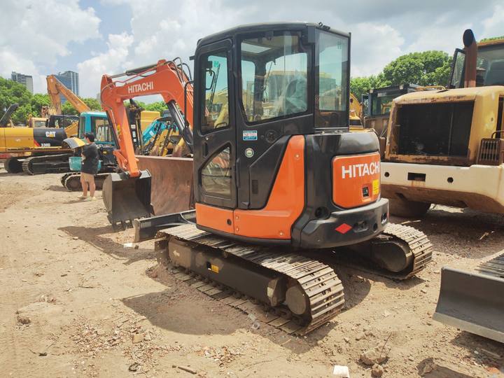 HITACHI ZX55USR - Mini-ekskavators: foto 1 HITACHI ZX55USR - Mini-ekskavators: foto 1