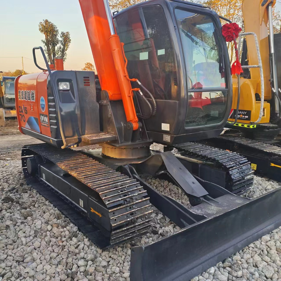 HITACHI ZX70 - Kāpurķēžu ekskavators: foto 3 HITACHI ZX70 - Kāpurķēžu ekskavators: foto 3