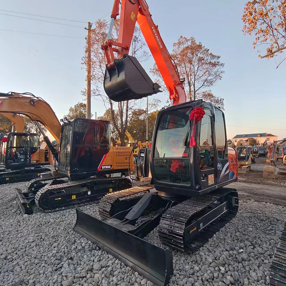 HITACHI ZX70 - Kāpurķēžu ekskavators: foto 3 HITACHI ZX70 - Kāpurķēžu ekskavators: foto 3