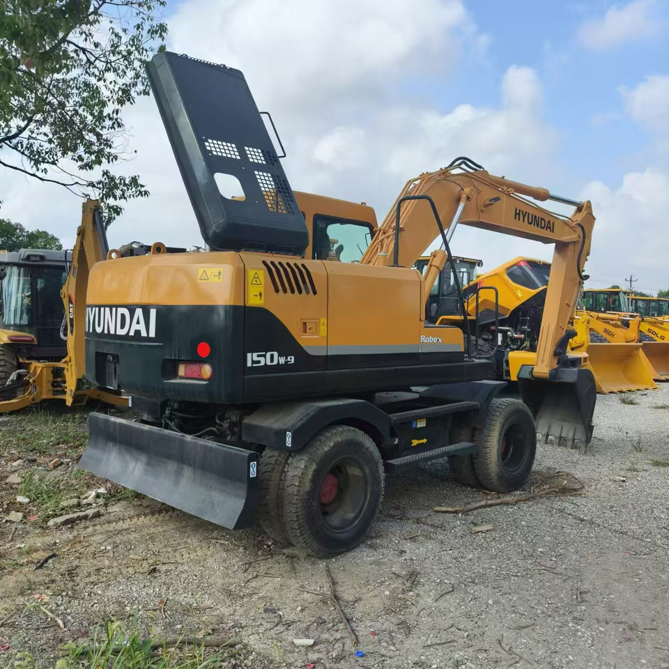 Hyundai R150LC-9 - Riteņu ekskavators: foto 3 Hyundai R150LC-9 - Riteņu ekskavators: foto 3