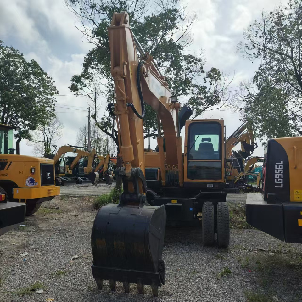 Hyundai R150W-7 - Riteņu ekskavators: foto 4 Hyundai R150W-7 - Riteņu ekskavators: foto 4