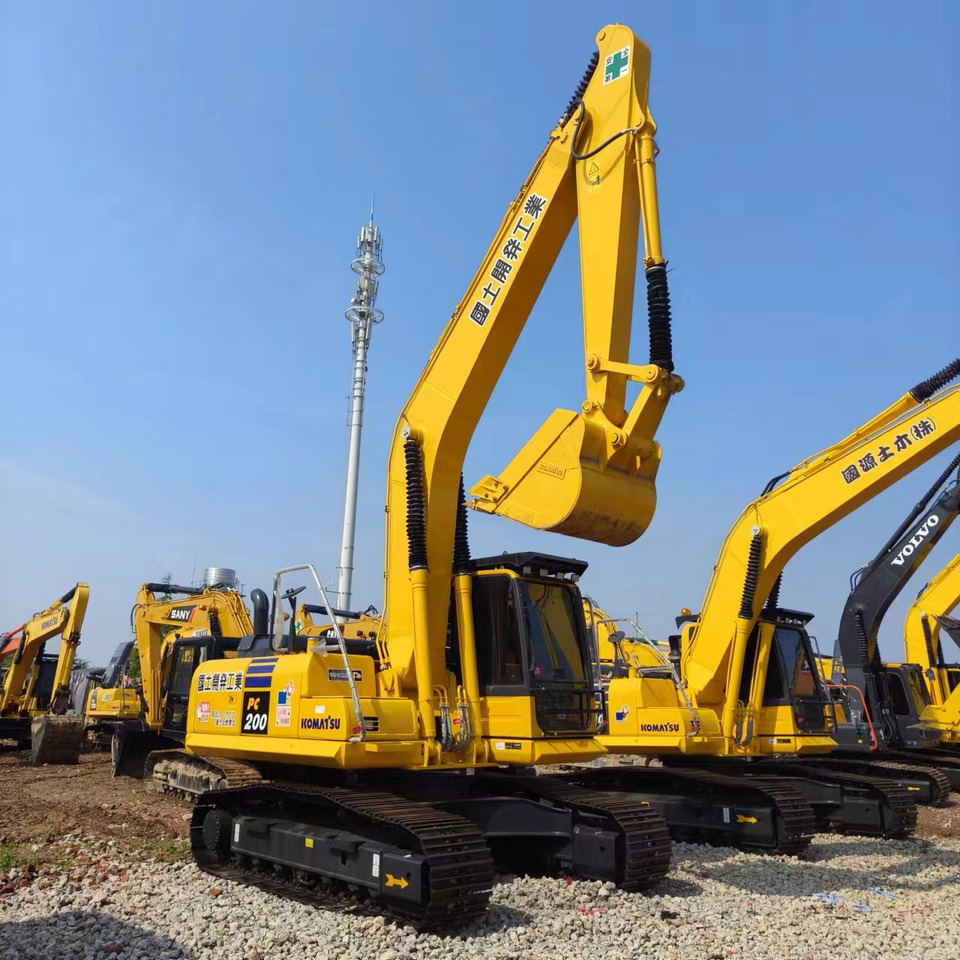 KOMATSU PC 200-8N1 - Kāpurķēžu ekskavators: foto 3 KOMATSU PC 200-8N1 - Kāpurķēžu ekskavators: foto 3