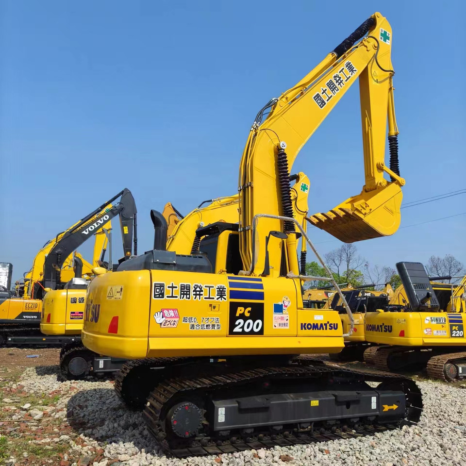KOMATSU PC 200-8N1 - Kāpurķēžu ekskavators: foto 1 KOMATSU PC 200-8N1 - Kāpurķēžu ekskavators: foto 1