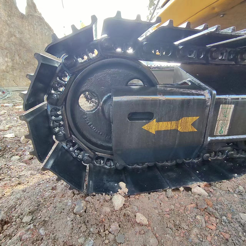 KOMATSU PC130 - Kāpurķēžu ekskavators: foto 4 KOMATSU PC130 - Kāpurķēžu ekskavators: foto 4