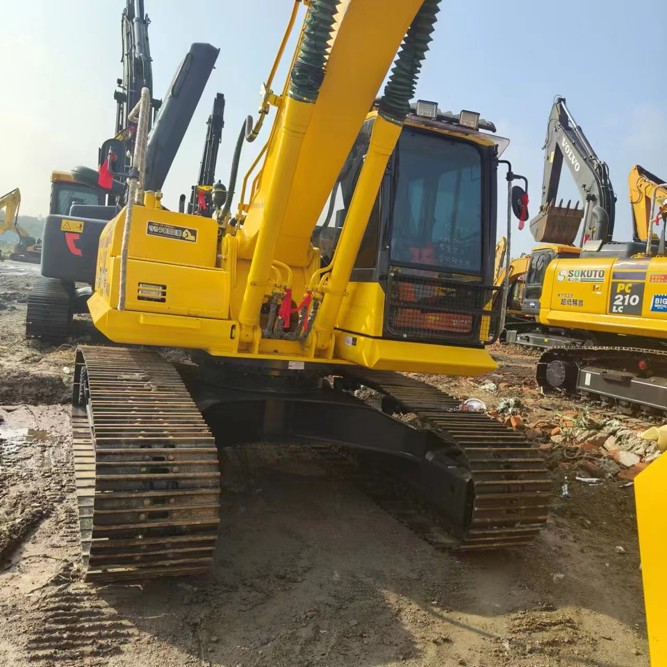 Kāpurķēžu ekskavators KOMATSU PC200: foto 11