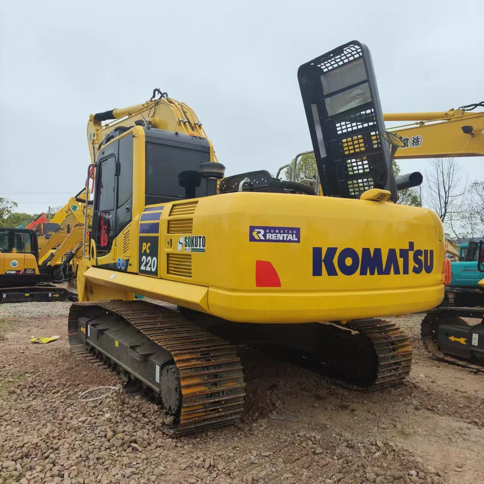 KOMATSU PC220-8 - Kāpurķēžu ekskavators: foto 4 KOMATSU PC220-8 - Kāpurķēžu ekskavators: foto 4