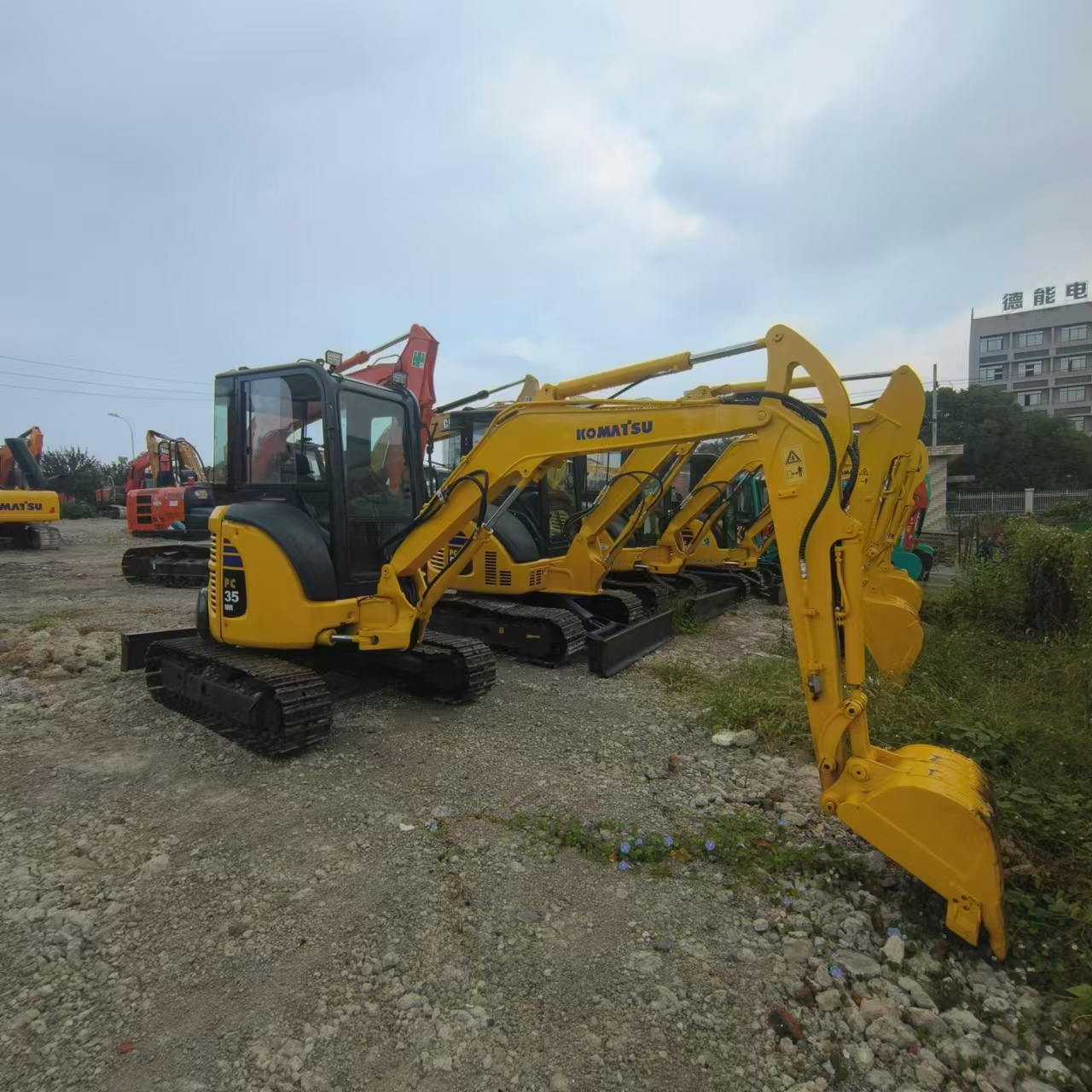 KOMATSU PC35 - Mini-ekskavators: foto 2 KOMATSU PC35 - Mini-ekskavators: foto 2